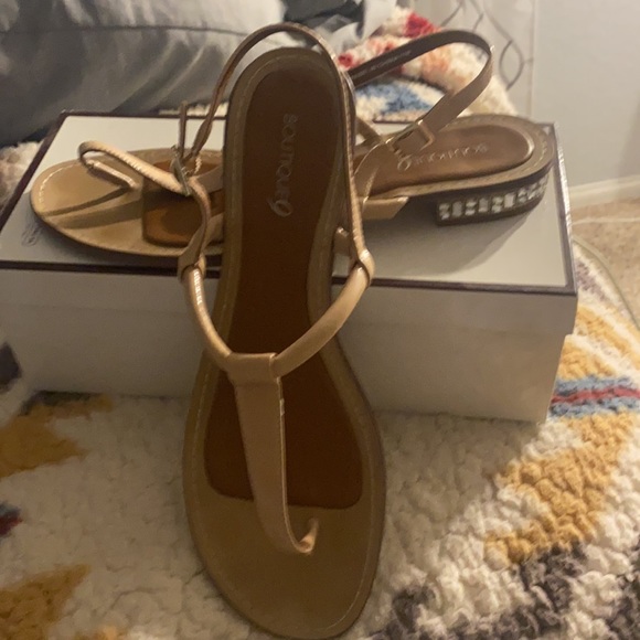 Women Sandals - Picture 2 of 6